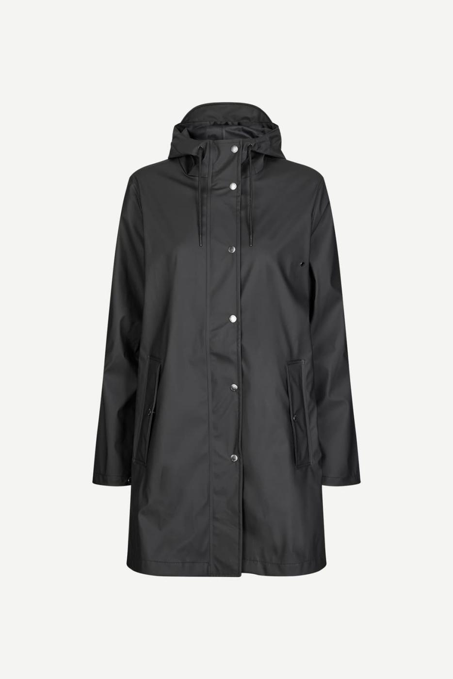 chubasquero negro  sastala