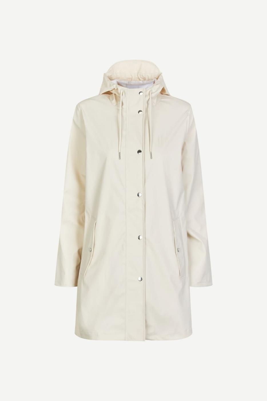 chubasquero crema sastala